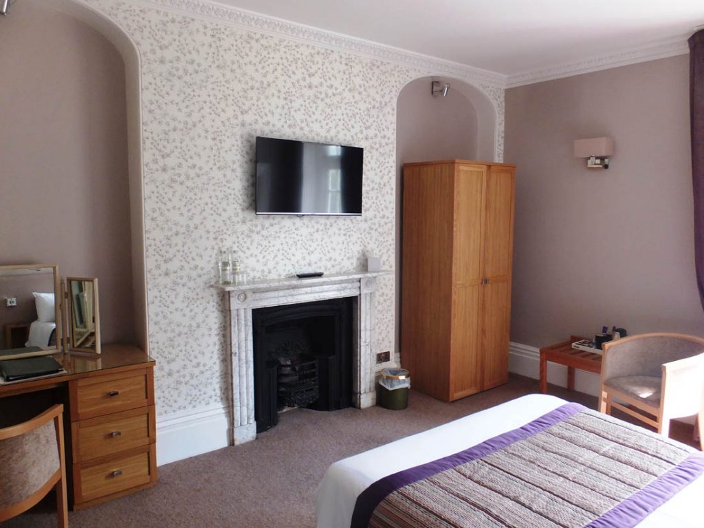 Our rooms are all individually decorated and reflect the charm of the Georgian building. Chiseldon House Hotel, Swindon, Wilts SN4 0NE